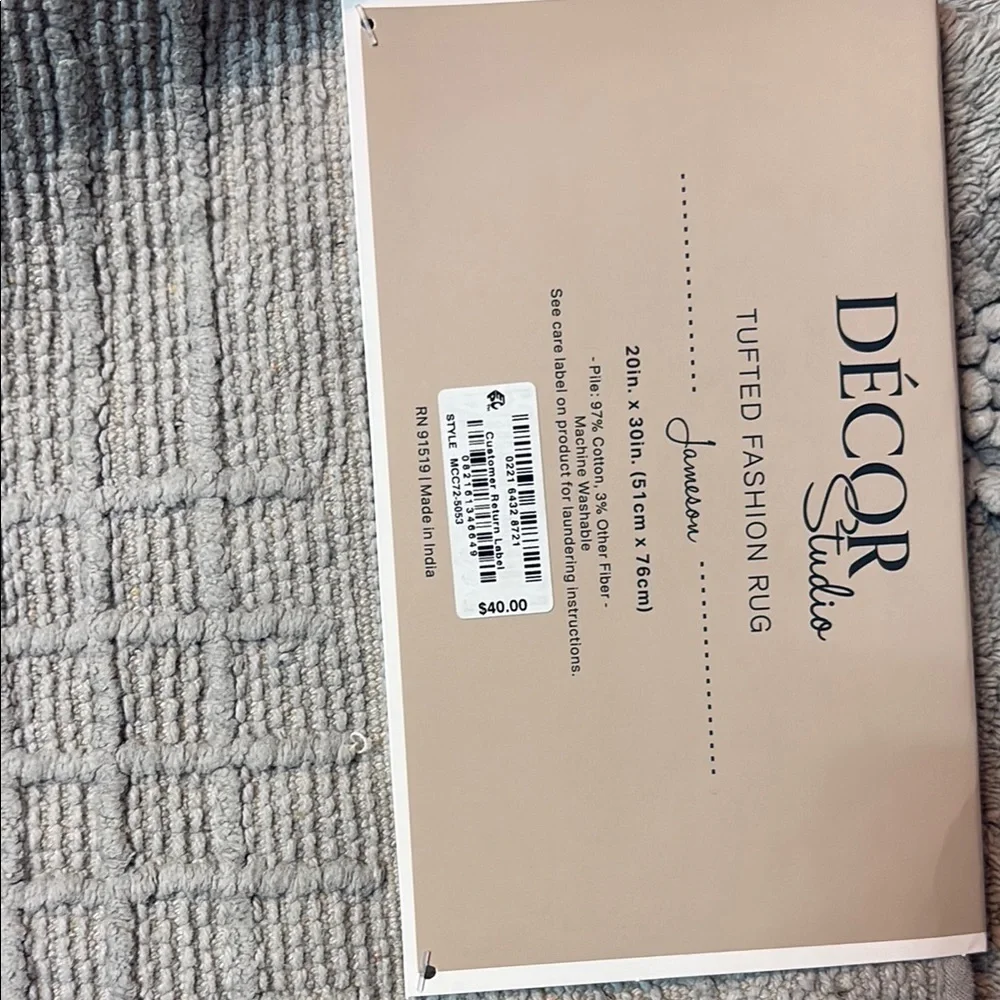 Gray Plush Bath Mat with High Pile